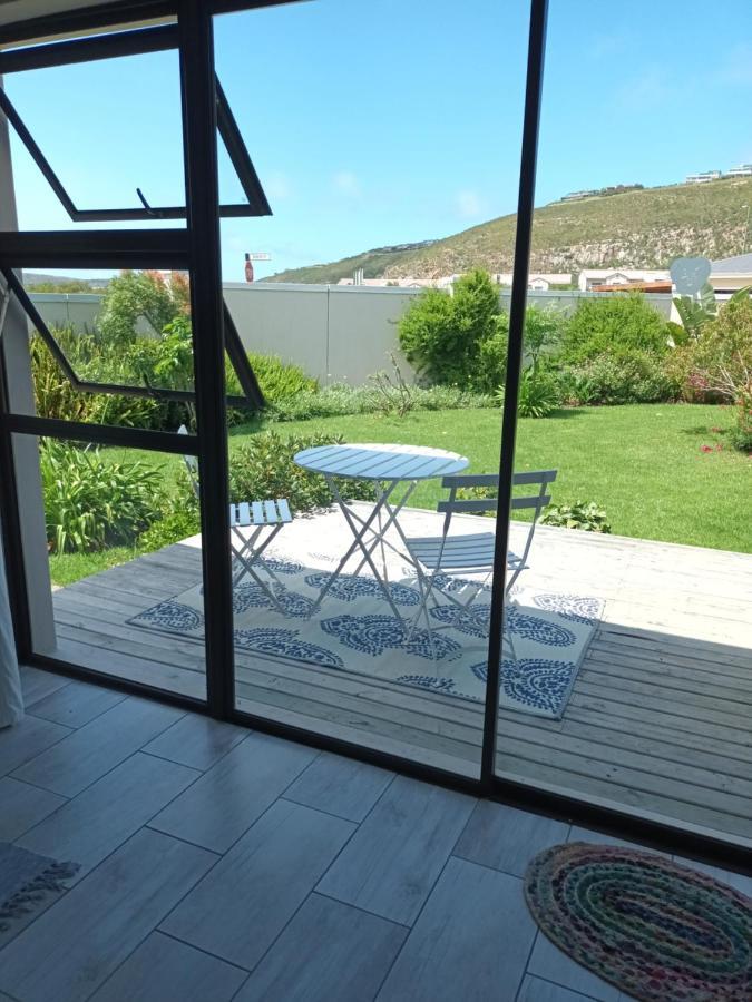 En-Suite, Private Room, Free Wifi In Plett Плеттенберг-Бей Екстер'єр фото